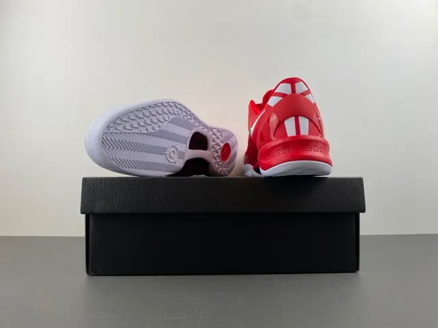 Nike Red White Knit Upper Low-Top Silhouette Basketball Shoes 17