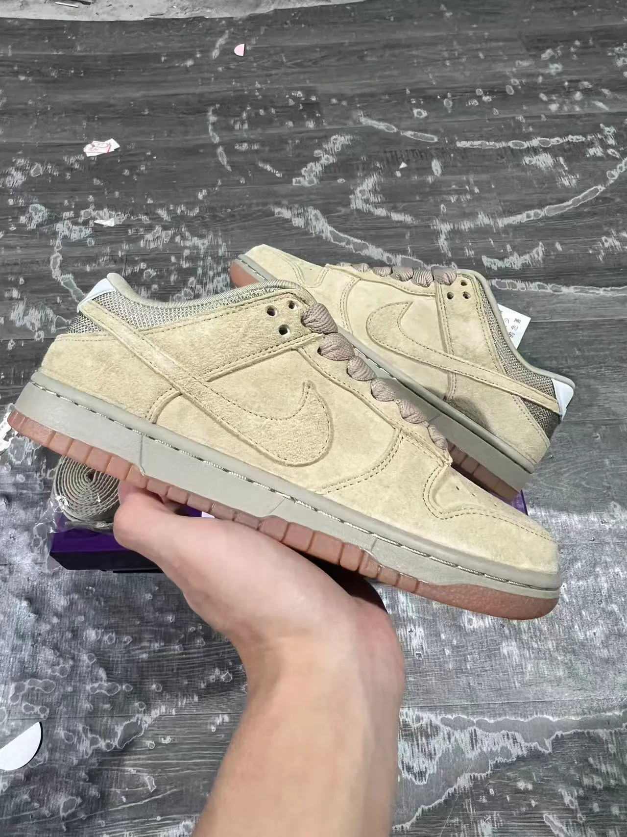 Nike SB Dunk Low 米色麂皮滑板鞋 5