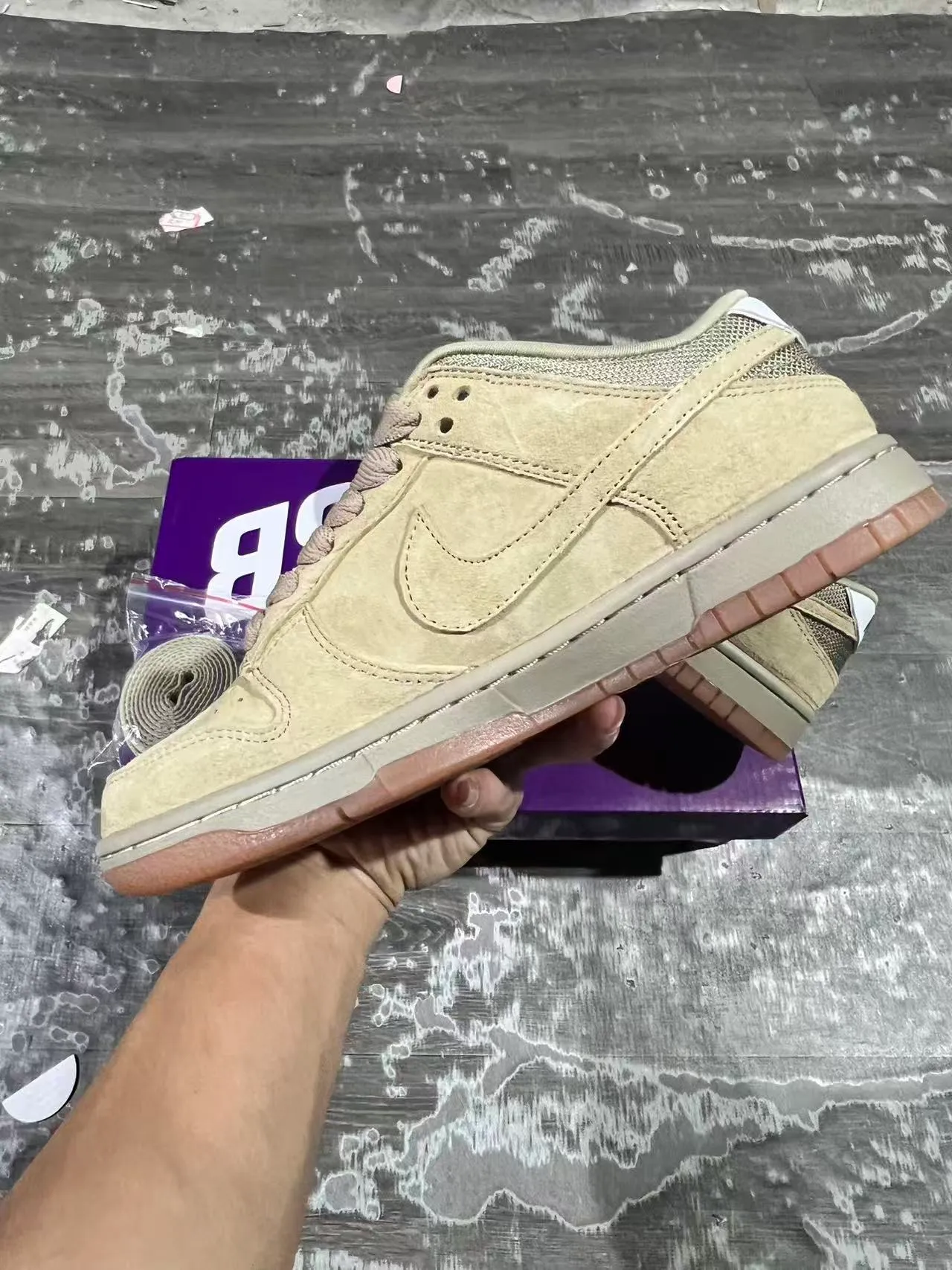Nike SB Dunk Low 米色麂皮滑板鞋 9