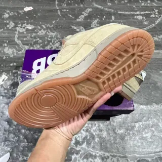 Nike SB Dunk Low Beige Suede Skateboard Shoes