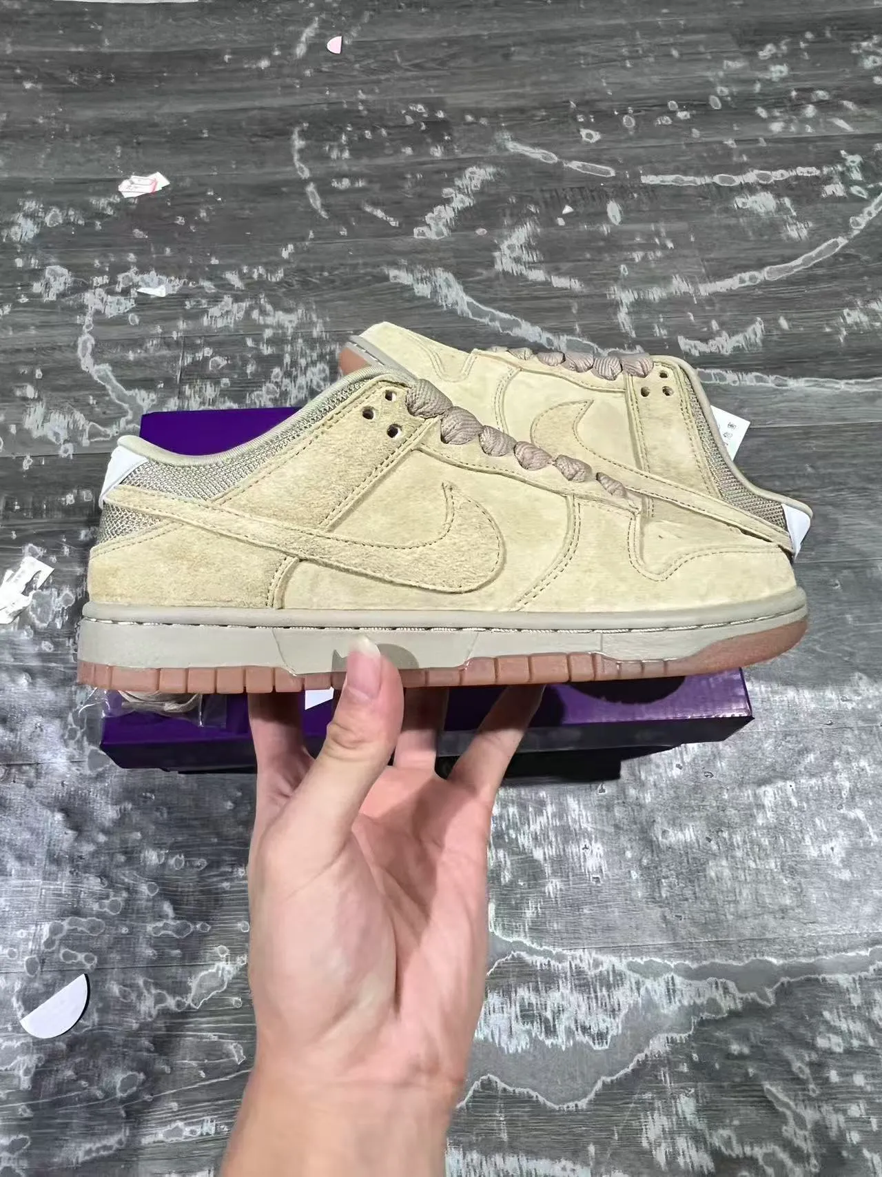 Nike SB Dunk Low 米色麂皮滑板鞋 10