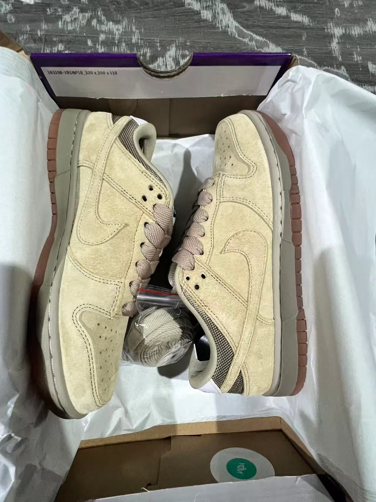 Nike SB Dunk Low 米色麂皮滑板鞋 3