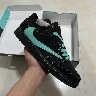 Nike SB Dunk Low 黑色薄荷绿滑板鞋