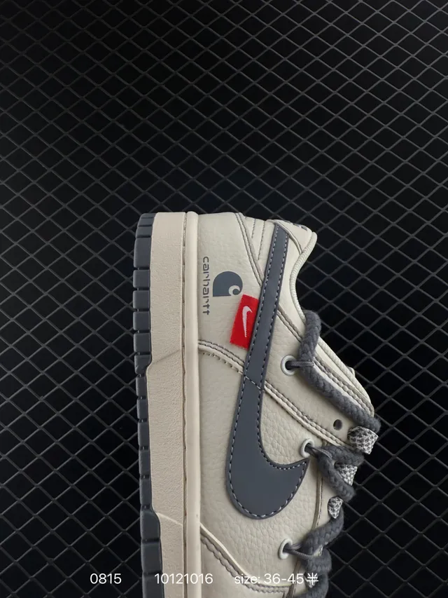 Nike SB Dunk Low x Carhartt Off-White و Gray أحذية تزلج 3
