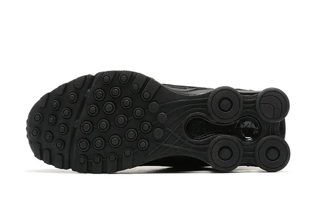 Nike Shox R4 Black Lifestyle Sneakers 4