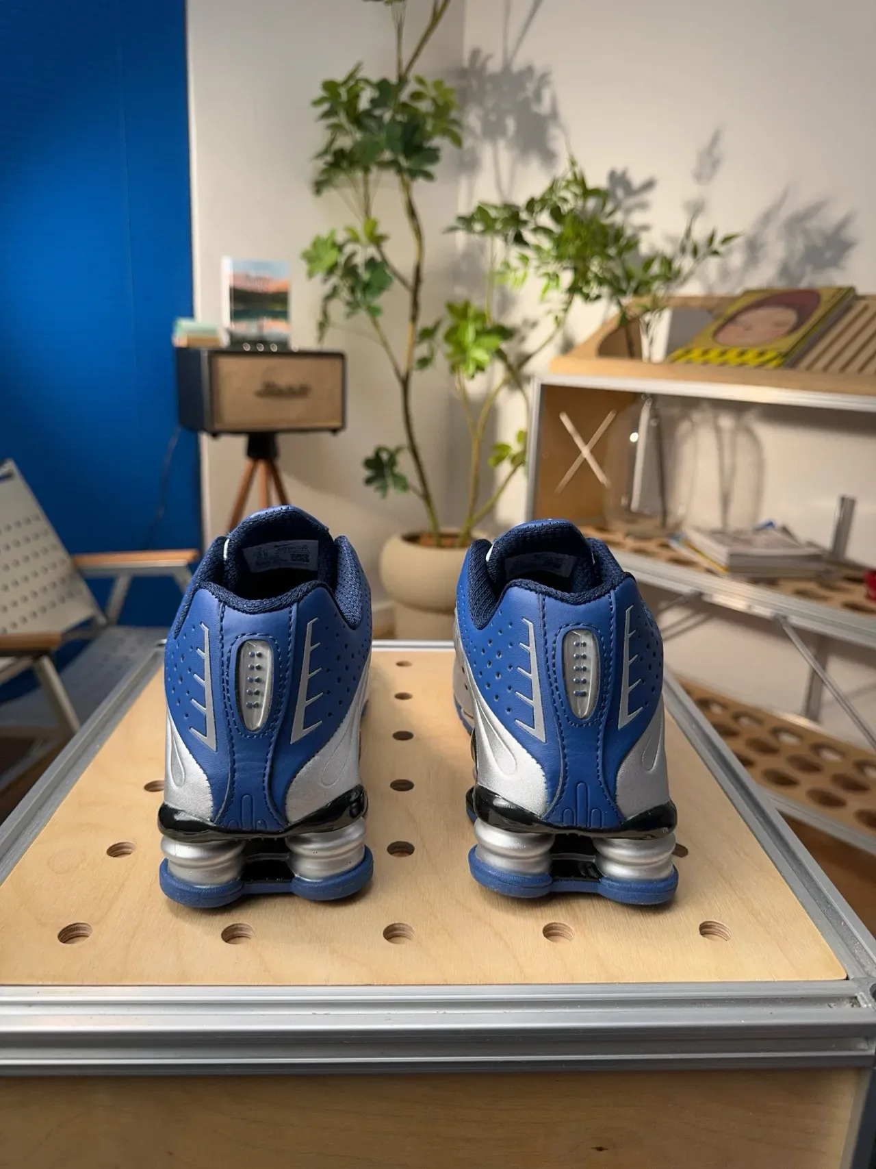 Nike Shox R4 Blue and Silver Lifestyle Sneakers 6