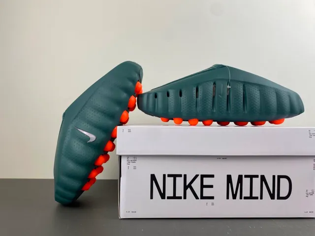 Nike Teal Green Molded Perforated Slipper 12