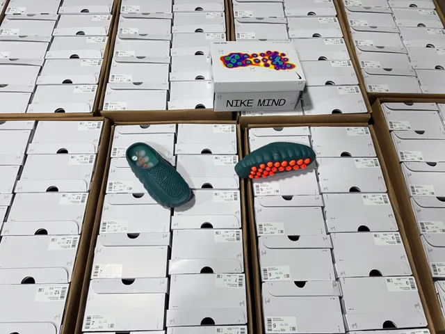 Nike Teal Green Molded Perforated Slipper 23