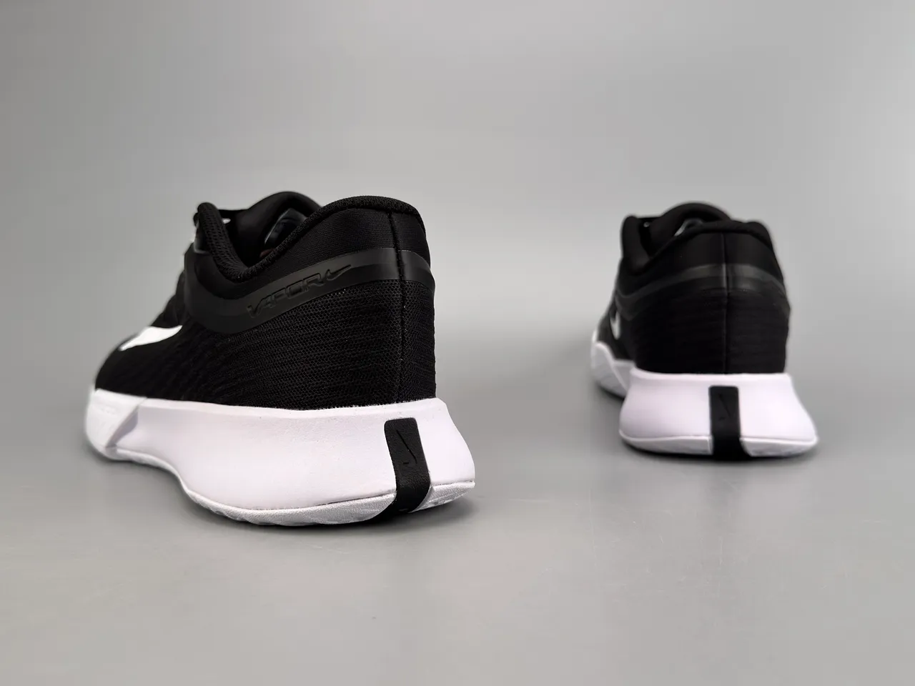 Nike Vapor Air Zoom chaussures de course noires et blanches 6