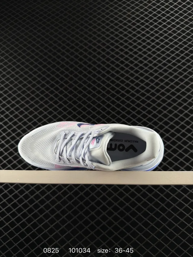 Nike Vomero Premium أحذية رياضية رمادي فاتح وردي بحري 4