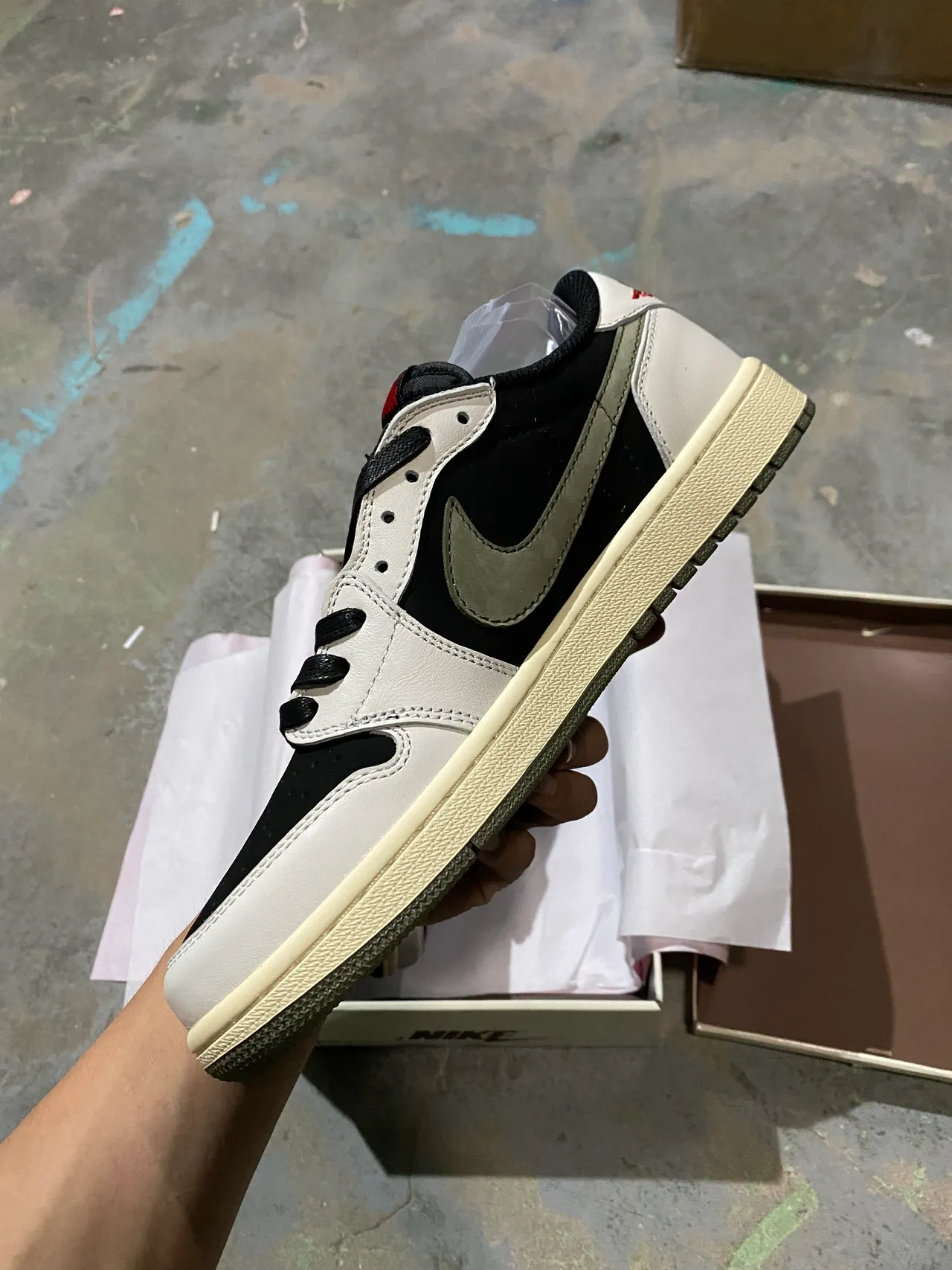 Nike White Army Green Low-Top Layered Leather-Suede Construction Lifestyle Sneakers 4