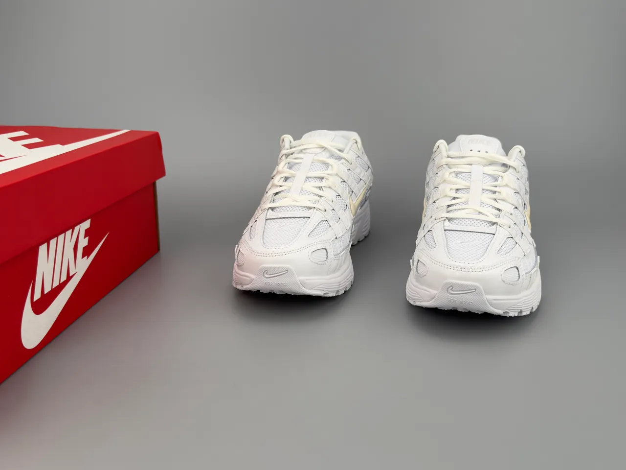 Nike White Beige Layered Synthetic Cage Breathable Mesh Panels Lifestyle Sneakers 3