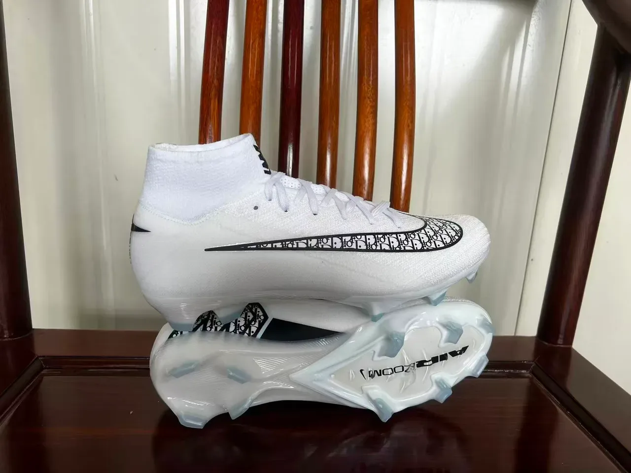 Nike Chaussures de football blanc noir haut avec upper Flyknit terrain ferme 8