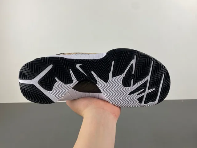 Nike White Black High-Top Ribbed Synthetic Overlay Basketball Shoes 10