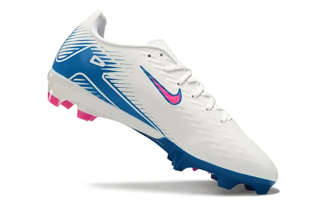 Nike Blanc Bleu Chaussures de Football Basse Tige Synthétique Motif Chevron Texturé Sol Ferme 2