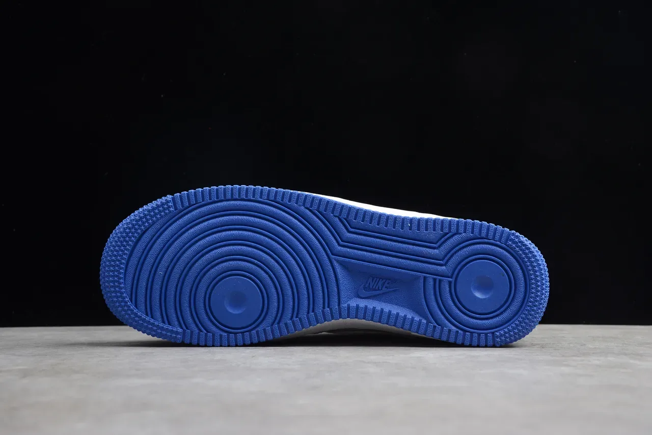 Nike White Blue Low-Top Leather Upper Lifestyle Sneakers 10