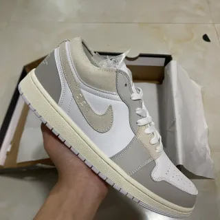 Nike White Gray Low-Top Layered Leather-Suede Upper Lifestyle Sneakers