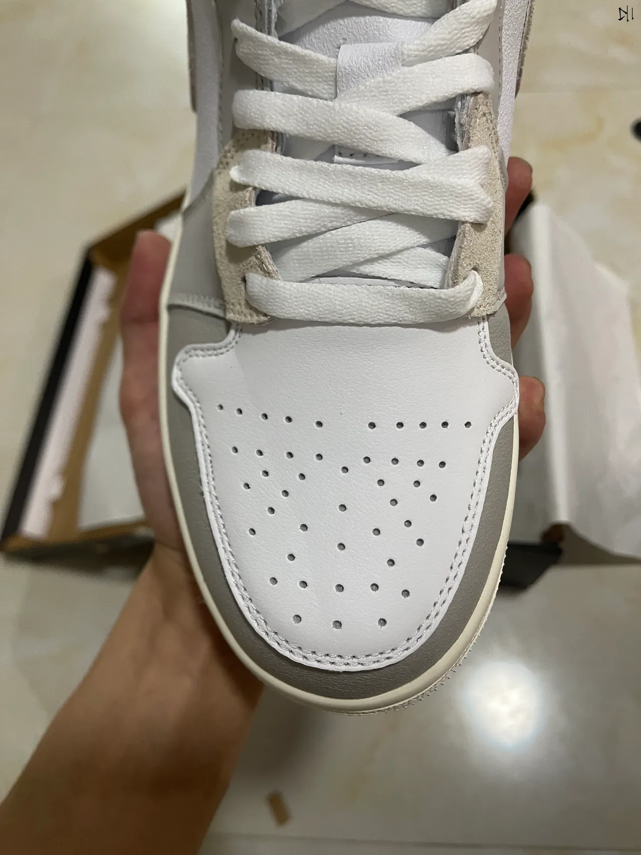 Nike White Gray Low-Top Layered Leather-Suede Upper Lifestyle Sneakers 3