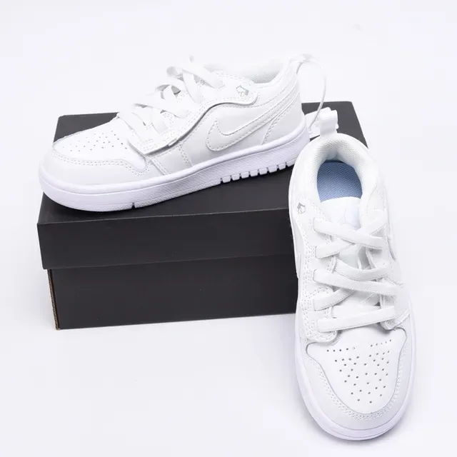 Nike White Low-Top Lace-Up Lifestyle Sneakers 15