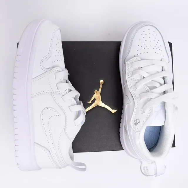 Nike White Low-Top Lace-Up Lifestyle Sneakers 16
