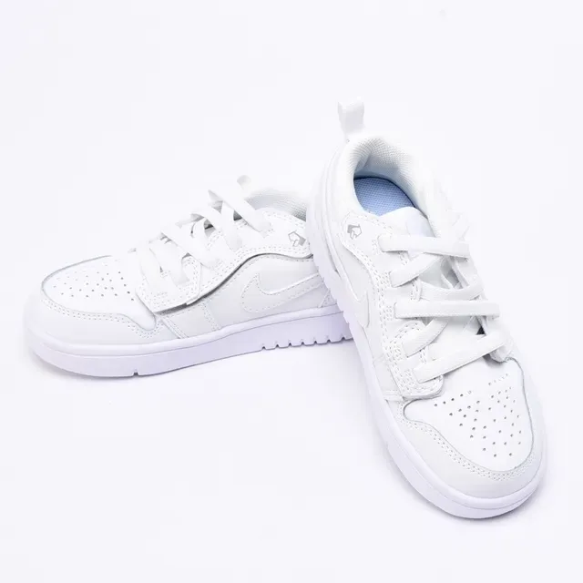 Nike White Low-Top Lace-Up Lifestyle Sneakers 18