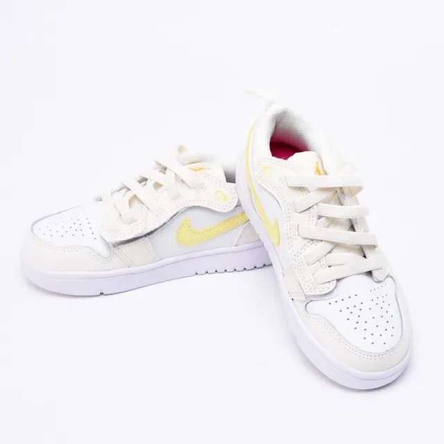 Nike White Low-Top Lace-Up Lifestyle Sneakers 22