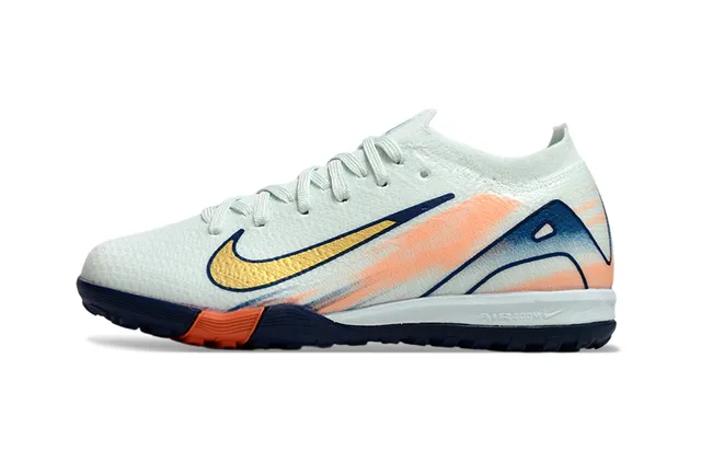 Nike Chaussures de football turf avec upper en tricot blanc et navy avec overlay graphique gradient 6