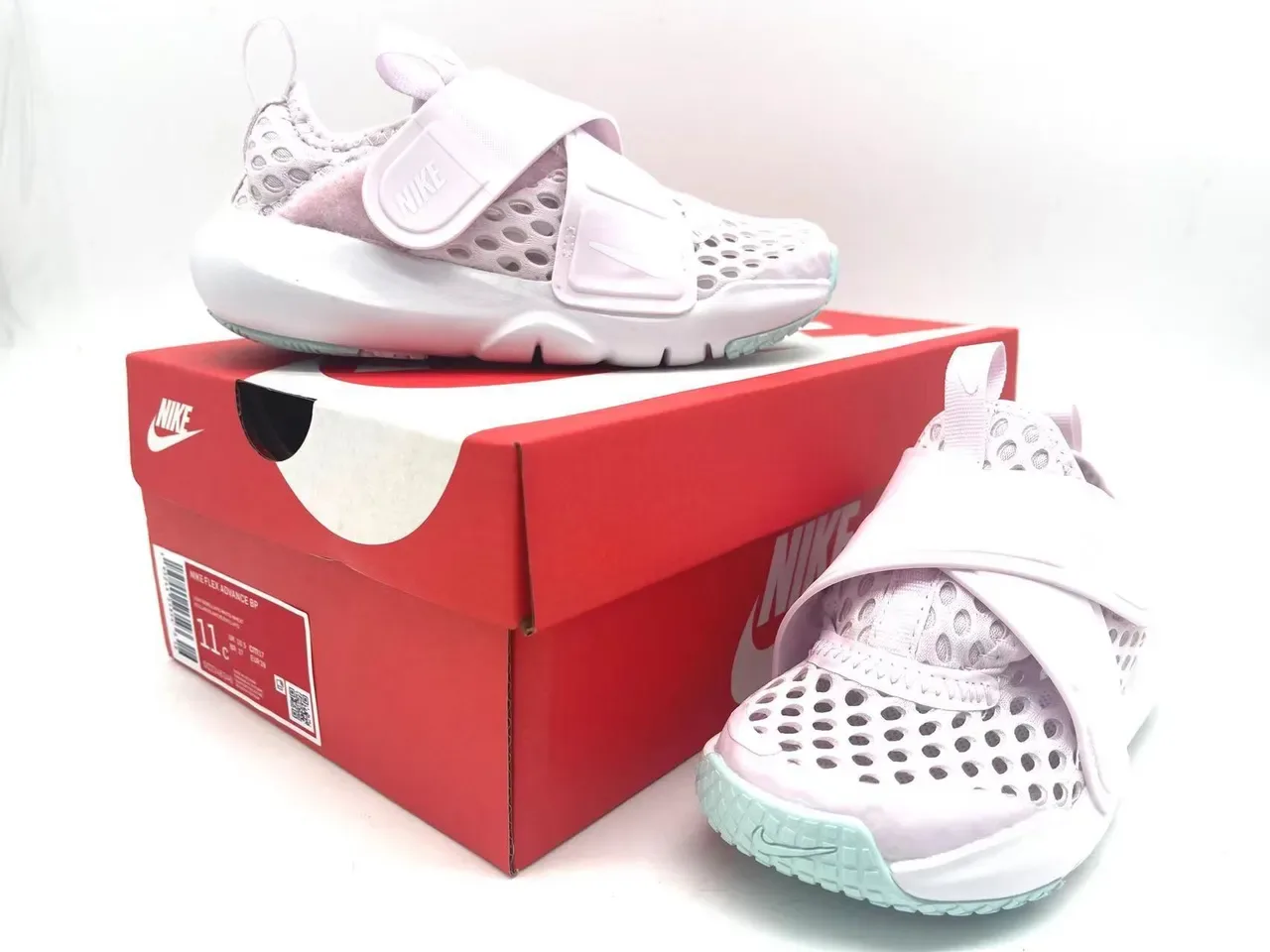 Nike White Orange Laceless Hook-and-Loop Strap Perforated Mesh Upper Lifestyle Sneakers 7