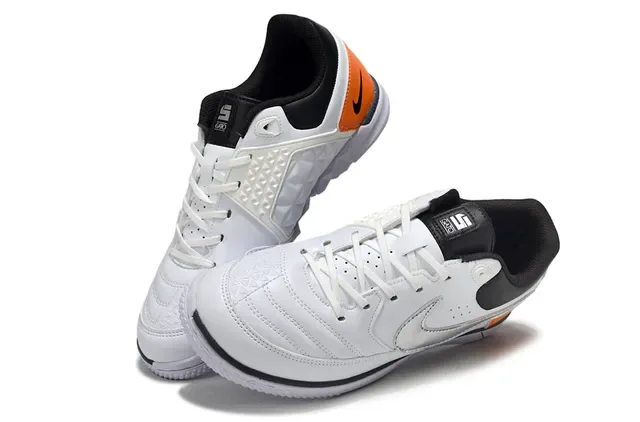 Nike Blanc Orange Low-Top Cuir Cousu Supérieur Chaussures de Football Indoor 2