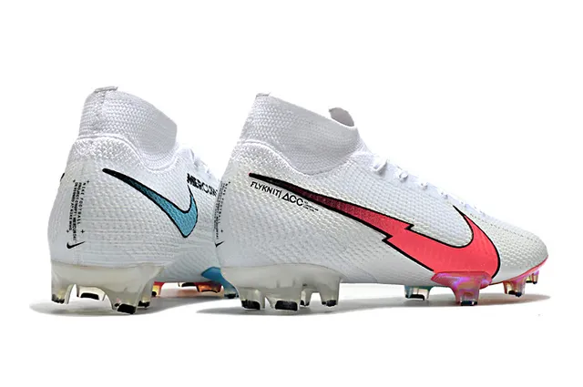 Nike Branco Rosa Alto no corte Col de meias Iridescente Holográfico Placa de calcanhar Grama artificial Sapatos de futebol 7