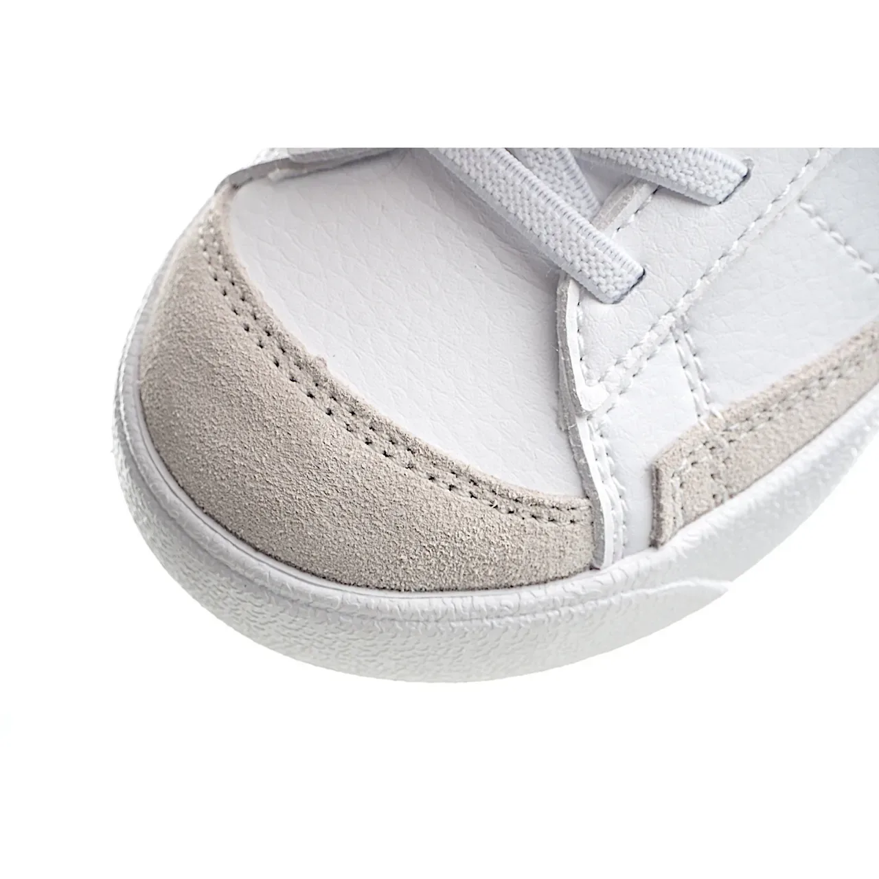 Nike White Pink Low-Top Padded Collar Lifestyle Sneakers 15