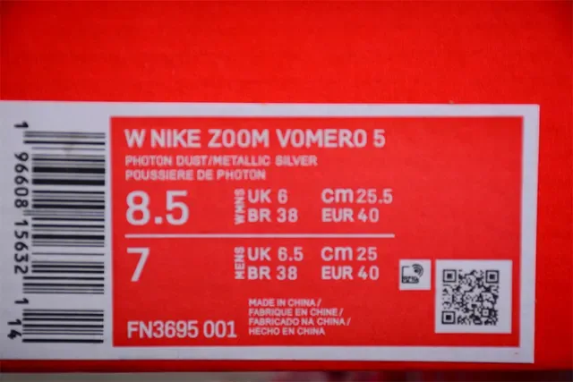 Nike Zapatillas de Running Blancas y Rosas con Upper de Malla y Overlays de Cage Sintéticas 2