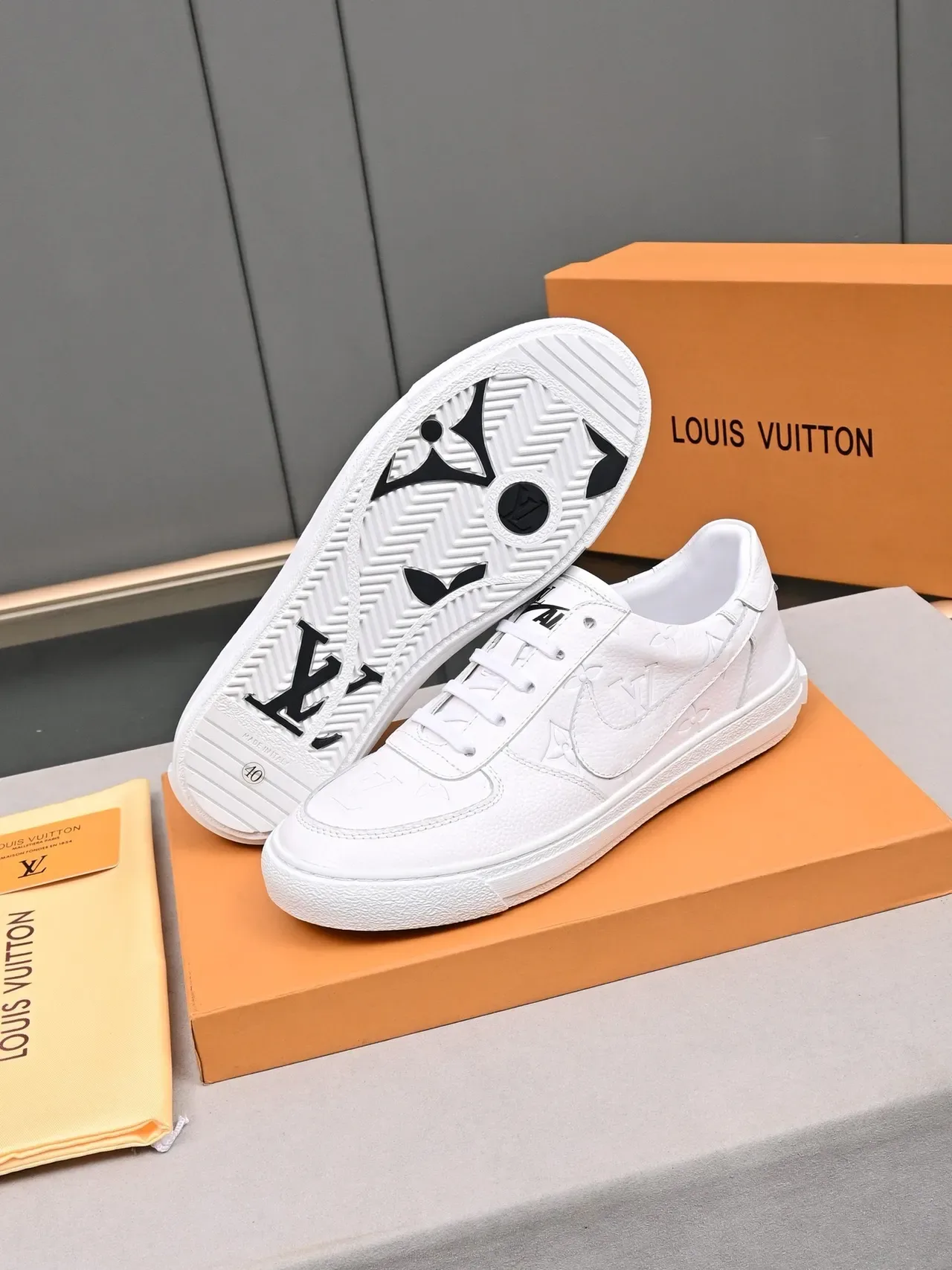 Nike White Textured Leather Upper Lifestyle Sneakers 4