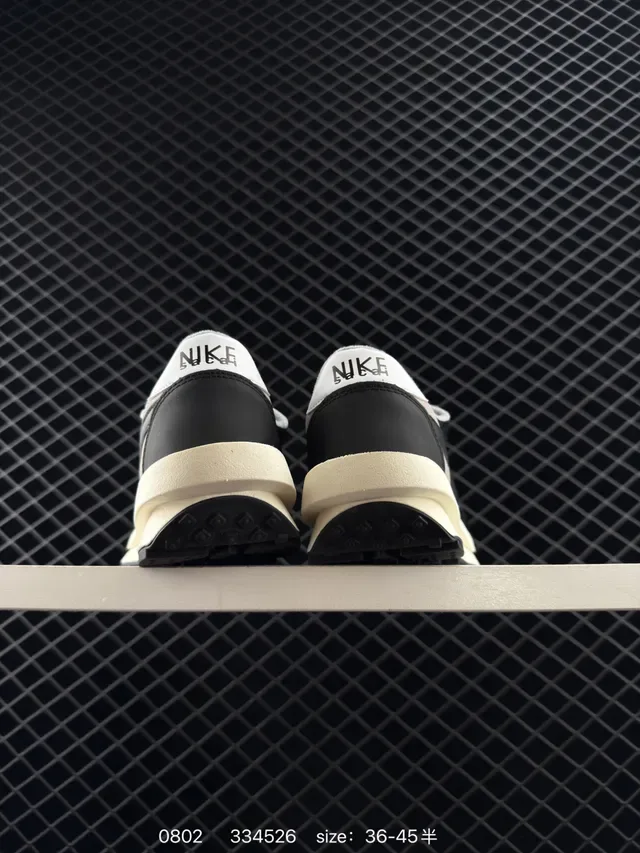 Nike x sacai LDWaffle Black White Gray Lifestyle Sneakers 3