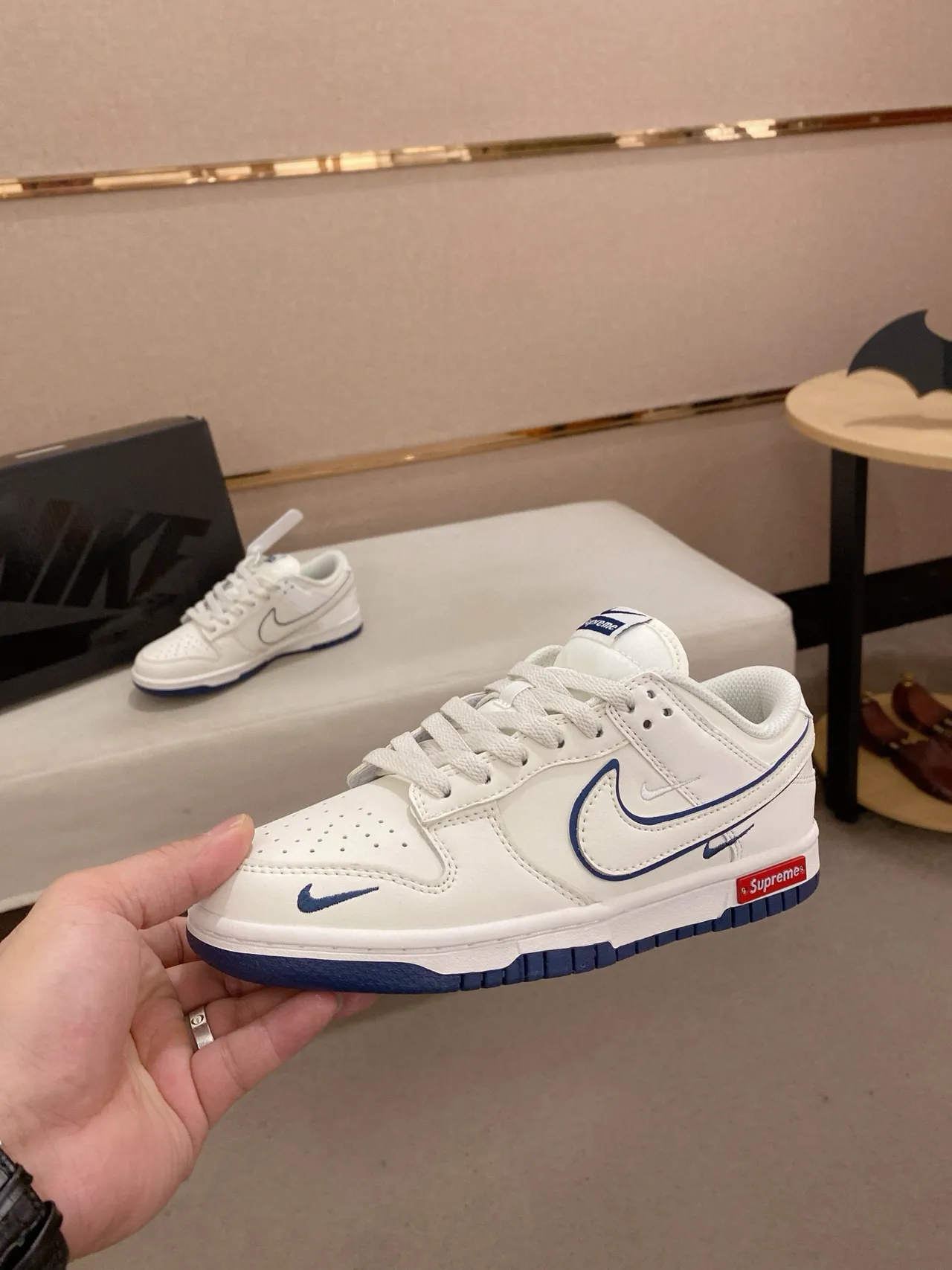 Nike x Supreme SB Dunk Low Blanc Bleu Chaussures de Skateboard 3