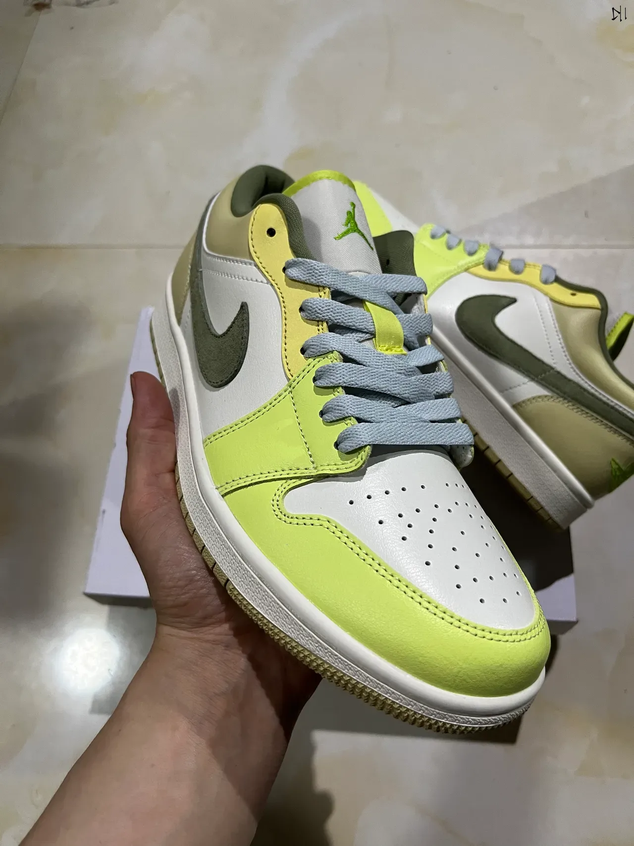 Nike Jaune Beige Low-Top Cuir et Daim Baskets Lifestyle 2