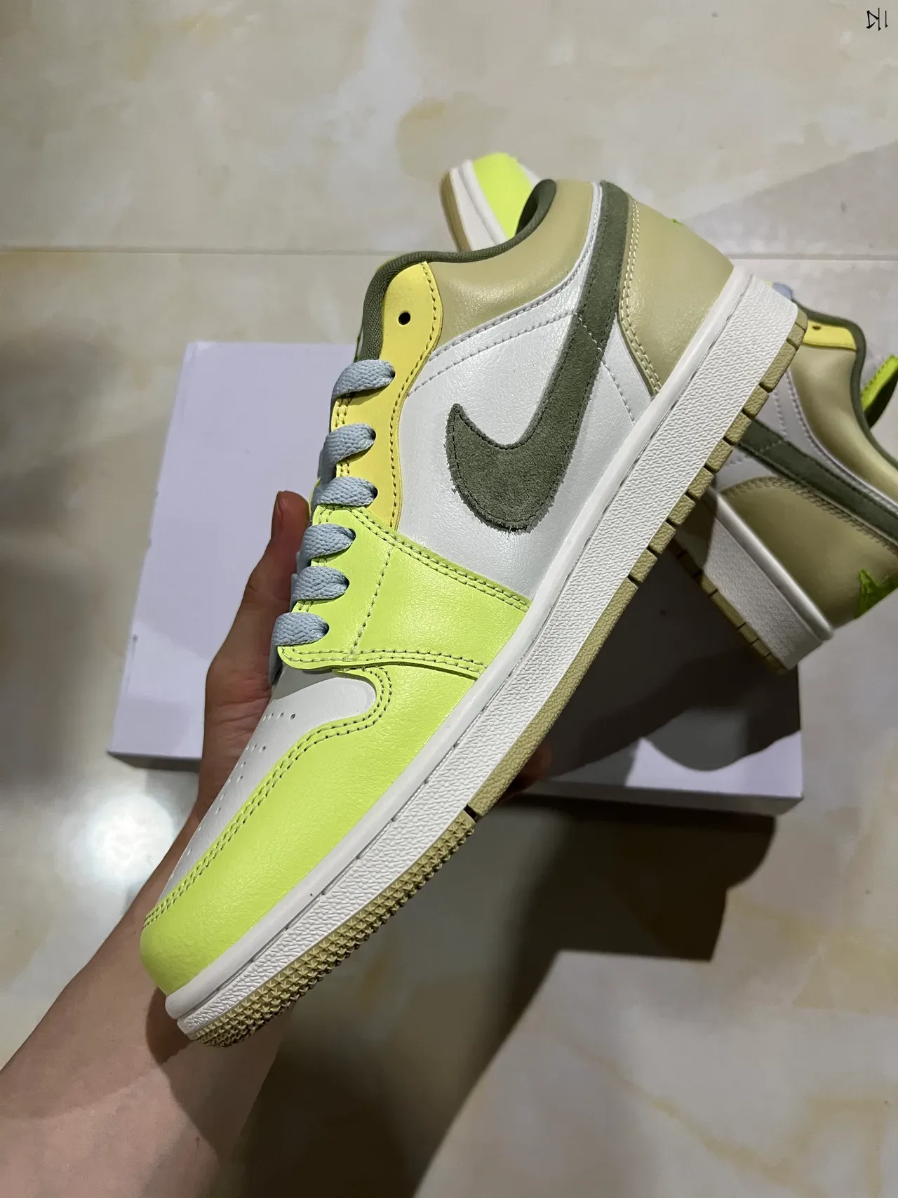 Nike Jaune Beige Low-Top Cuir et Daim Baskets Lifestyle 5
