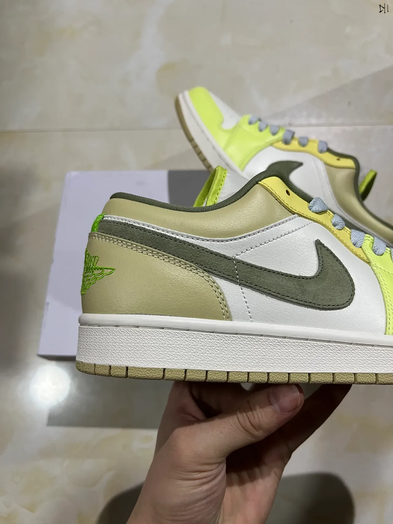 Nike Jaune Beige Low-Top Cuir et Daim Baskets Lifestyle 7
