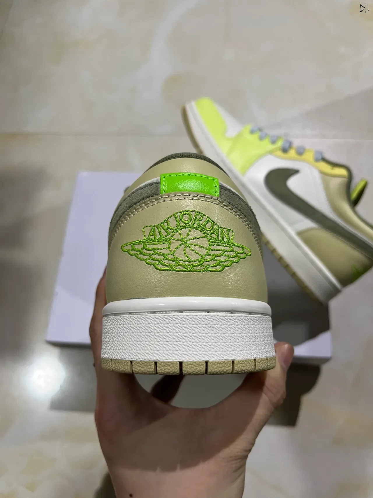 Nike Jaune Beige Low-Top Cuir et Daim Baskets Lifestyle 8
