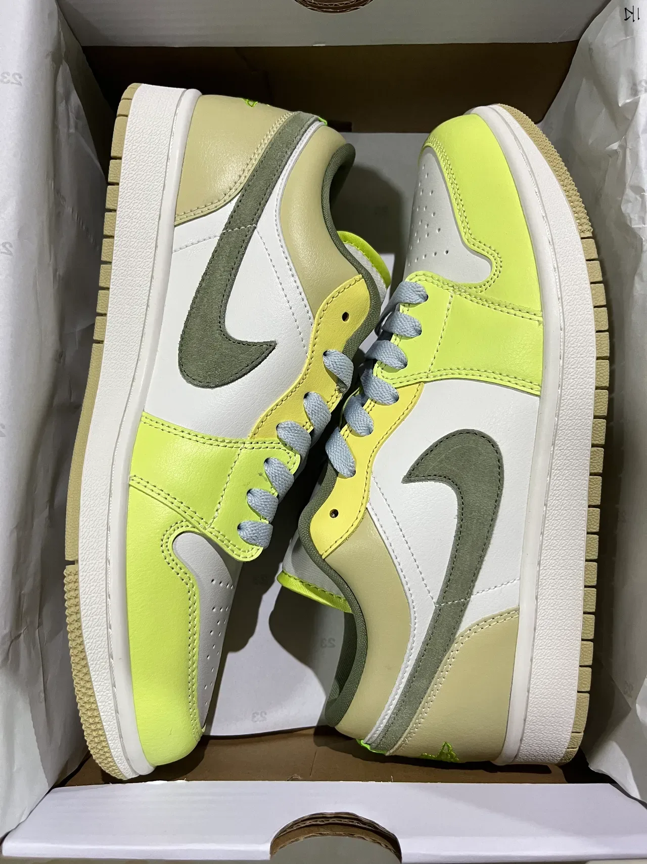 Nike Jaune Beige Low-Top Cuir et Daim Baskets Lifestyle 9