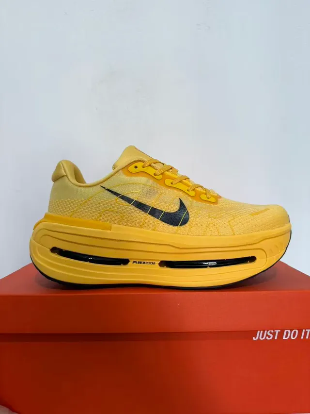 Nike Yellow Black Engineered Mesh Upper Full-Length Visible Air Zoom Unit Running Shoes 6