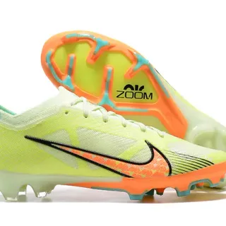 Nike Amarillo Naranja Zapatos de fútbol de bajo corte con upper de knit, cordones asimétricos, suela firme