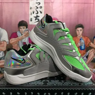 Nike Zoom 2K ধূসর সবুজ স্তরযুক্ত সিন্থেটিক খাঁচা ওভারলে ইরাইডিসেন্ট রূপালী গোড়ালি स्नीकर्स