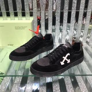 Off-White Arrow أسود و رمادي جلد غزال أسلوب الحياة سنيكرز