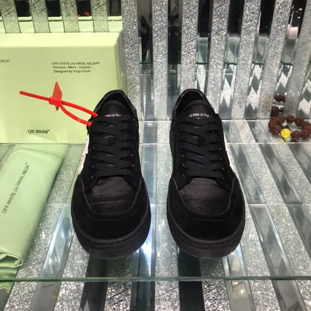 Off-White Arrow Tênis Lifestyle de Couro de Camurça Preto e Cinza 4