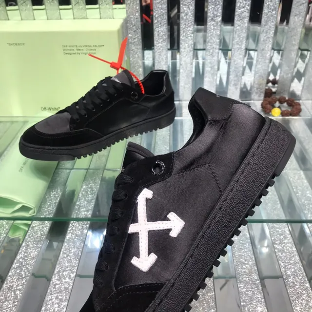 Off-White Arrow Tênis Lifestyle de Couro de Camurça Preto e Cinza 6