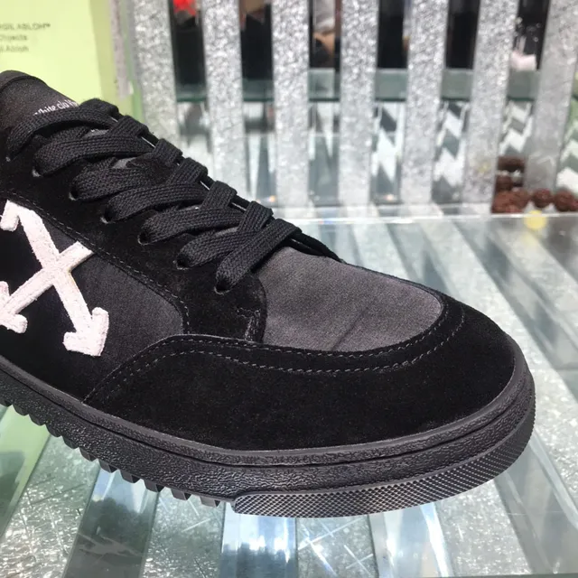 Off-White Arrow Tênis Lifestyle de Couro de Camurça Preto e Cinza 7