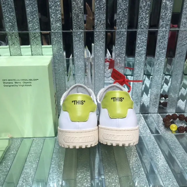 Off-White Arrow Sneakers Lifestyle en Daim et Cuir Low-Top 3