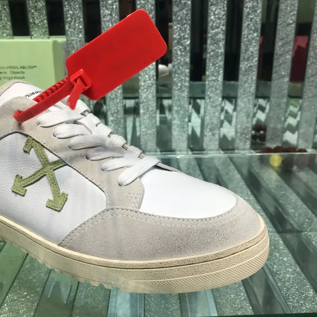 Off-White Arrow Sneakers Lifestyle en Daim et Cuir Low-Top 7