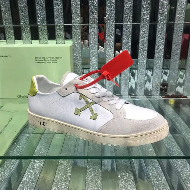 Off-White Arrow Sneakers Lifestyle en Daim et Cuir Low-Top 9